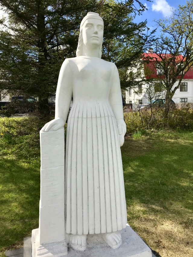 F9FA0AD3-5959-471B-BFCB-3CFDFCF57A7A