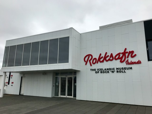 F682F1C7-1011-40B3-978C-F563CCC5A83D