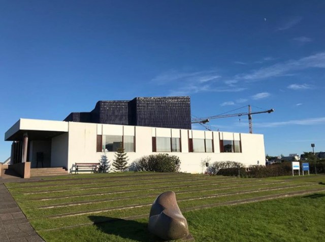 D2FDC334-48AF-4F7A-BDC0-203315C31B30